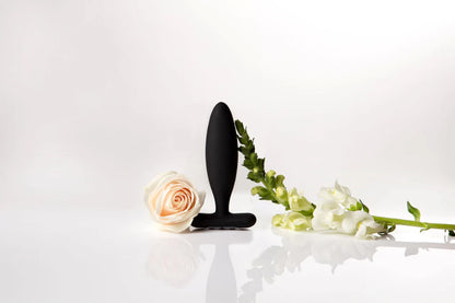 Vesta Vibrating Bullet Plug In Black - Je Joue