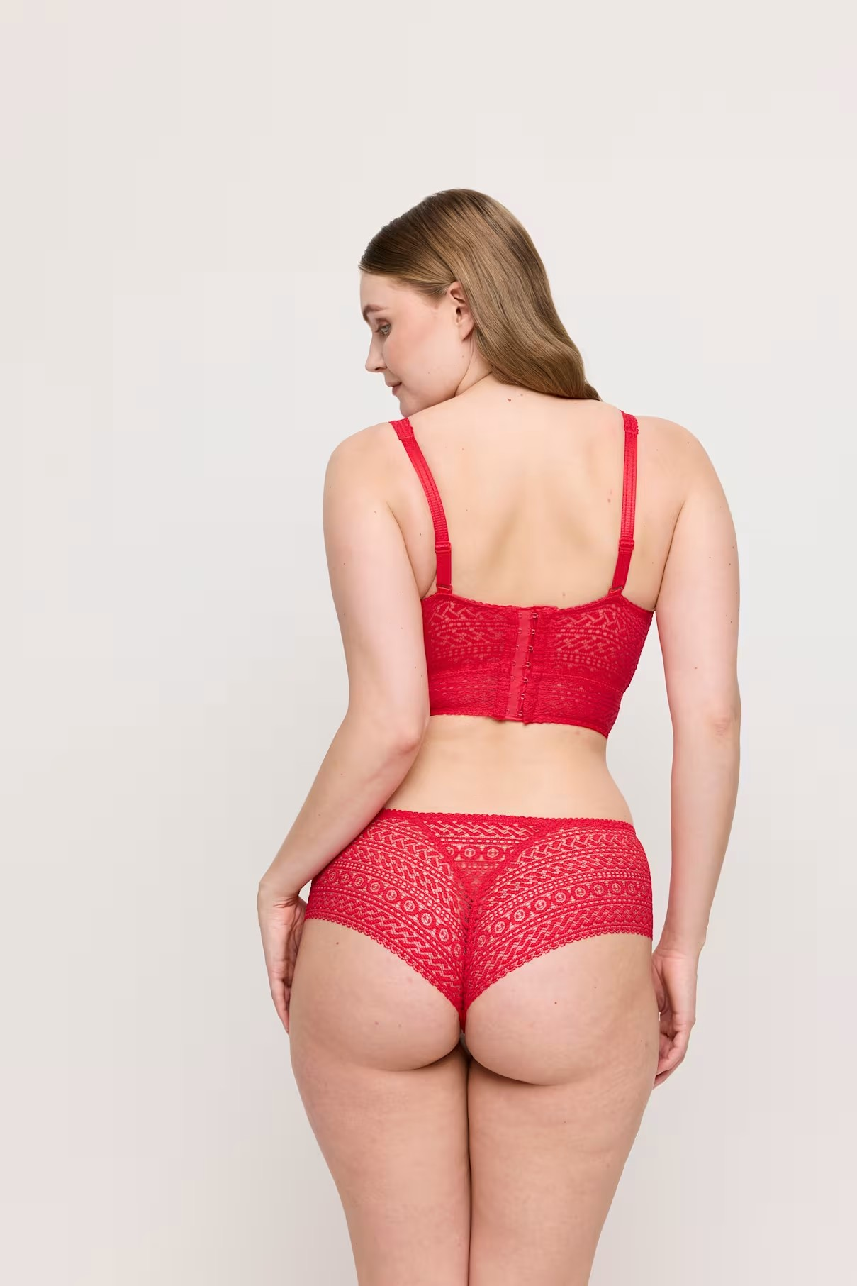 Montara Luxury Thong In True Red - Prima Donna