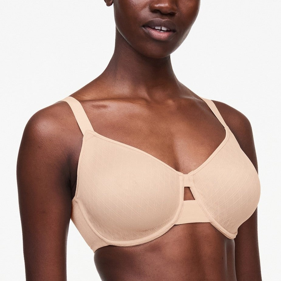 Smooth Lines Moulded Bra In Golden Beige - Chantelle
